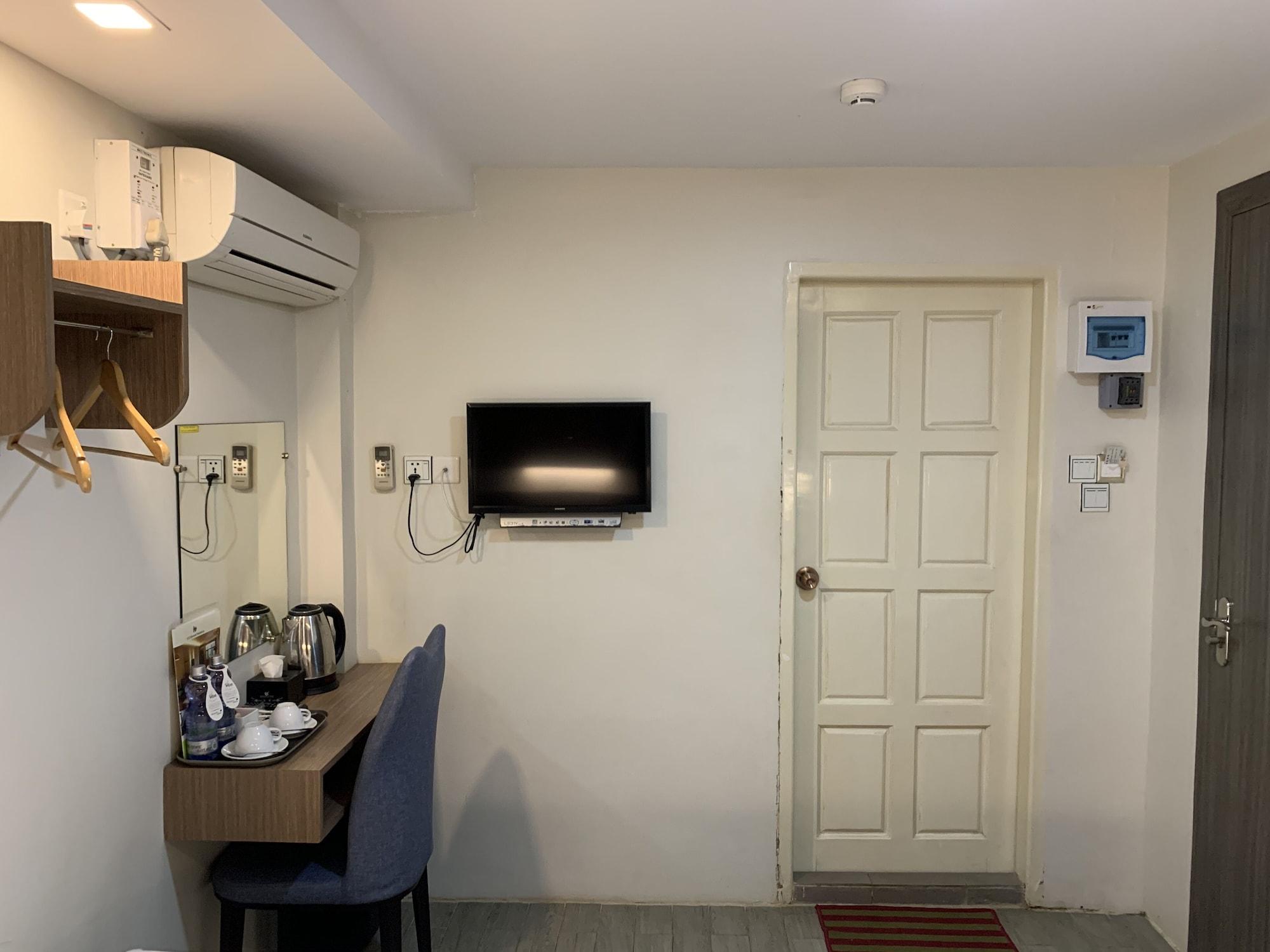 The Vibe Inn Yangon Exterior photo