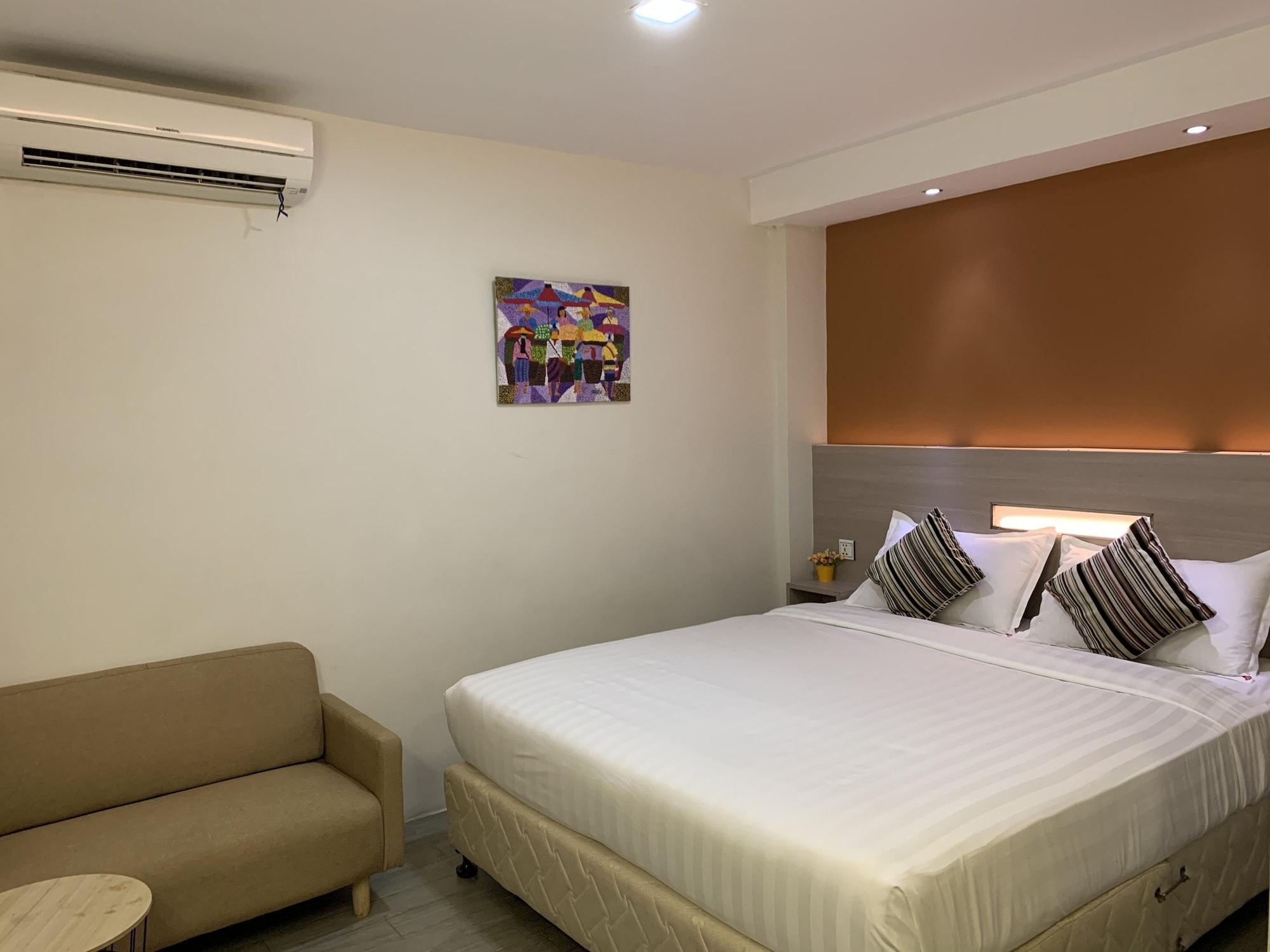 The Vibe Inn Yangon Exterior photo