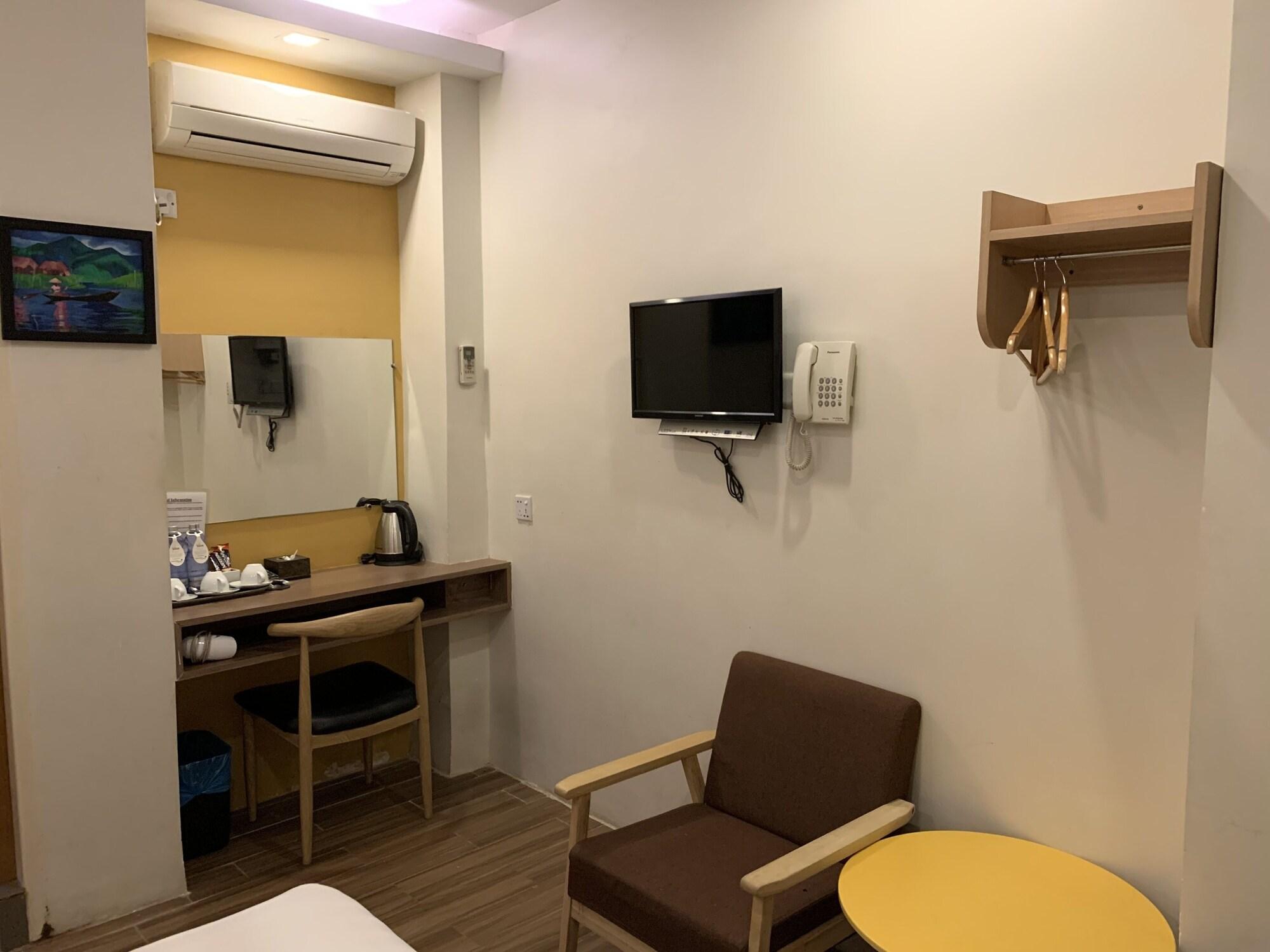 The Vibe Inn Yangon Exterior photo