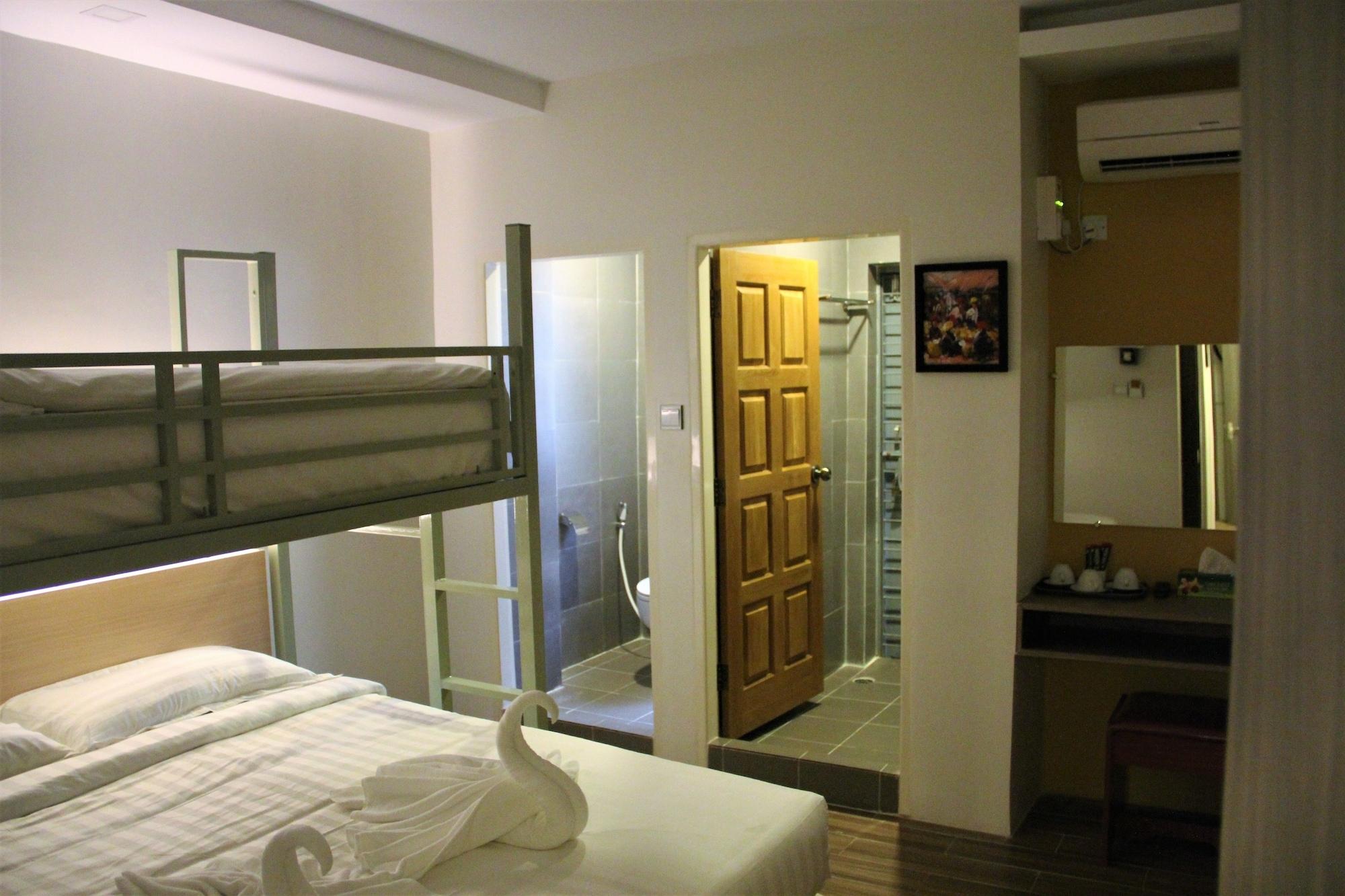 The Vibe Inn Yangon Exterior photo