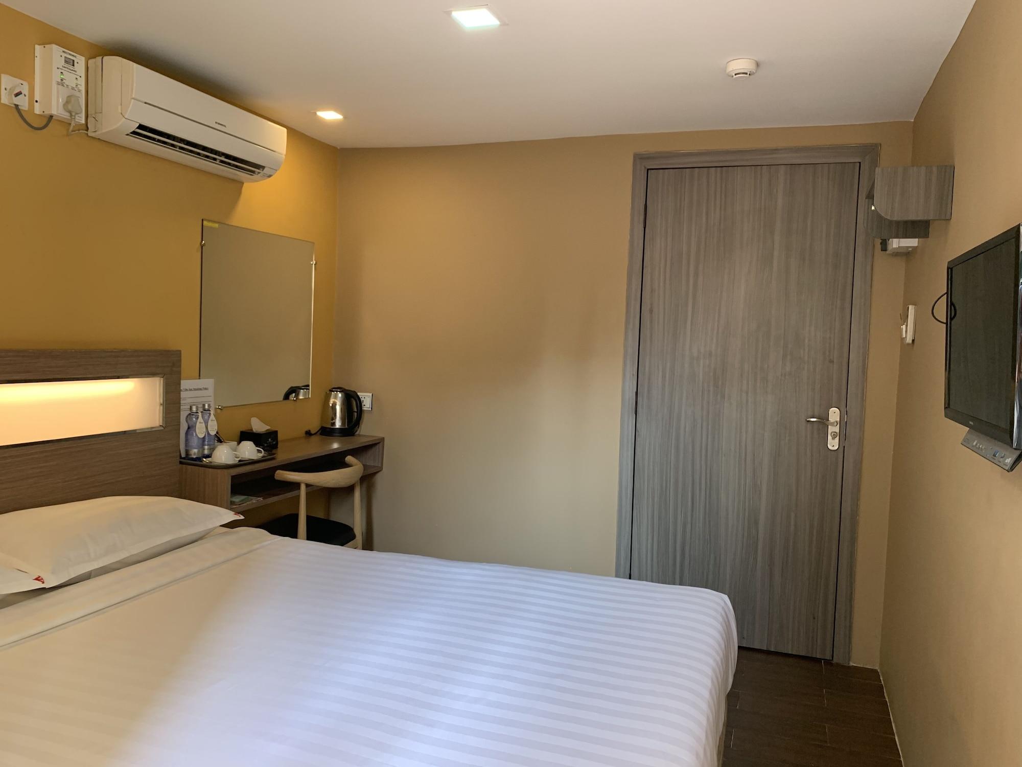 The Vibe Inn Yangon Exterior photo