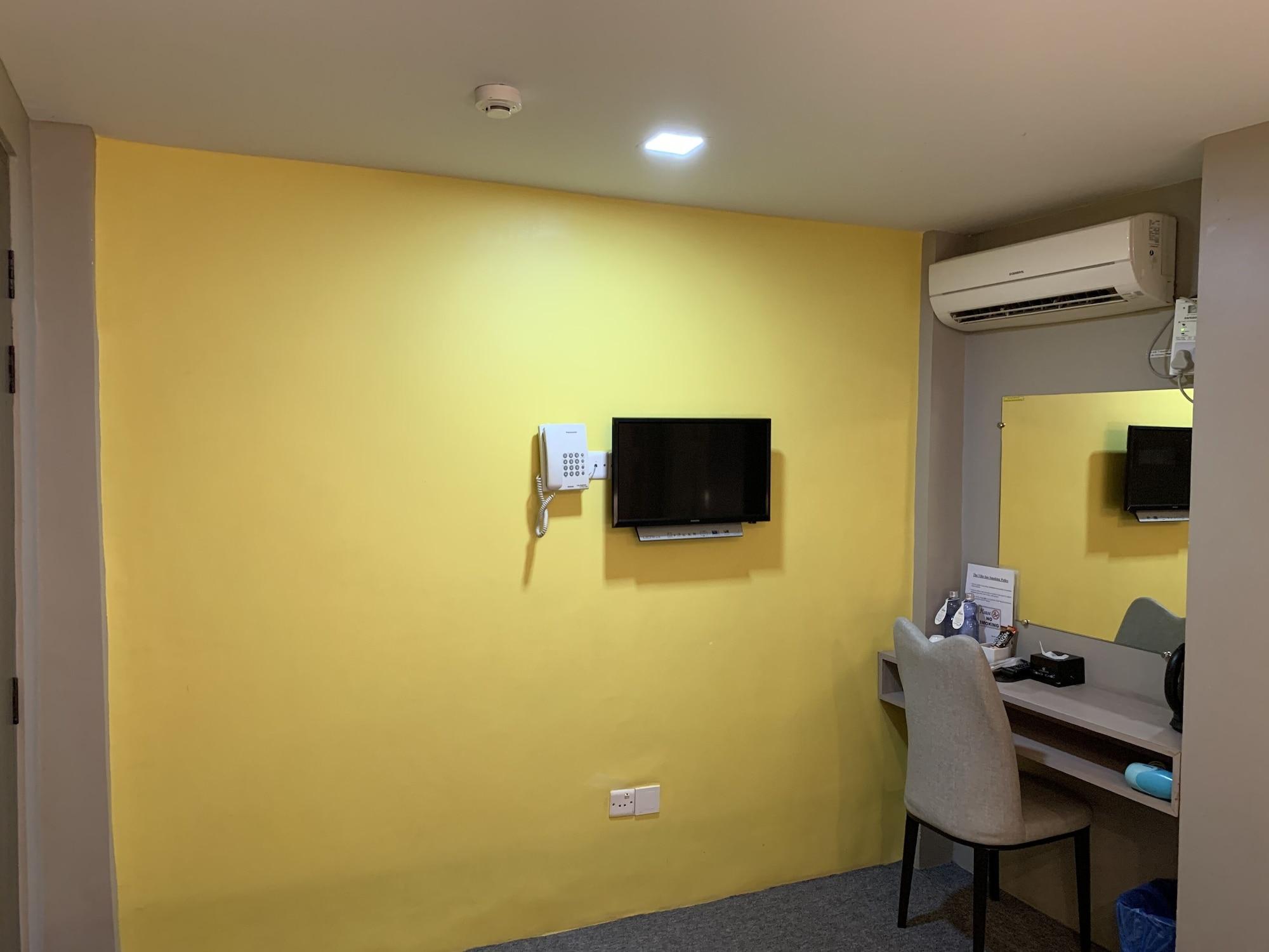 The Vibe Inn Yangon Exterior photo
