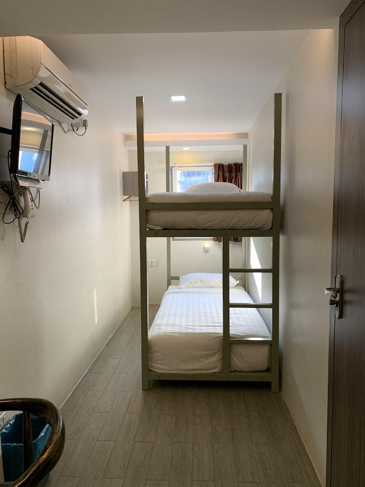 The Vibe Inn Yangon Exterior photo