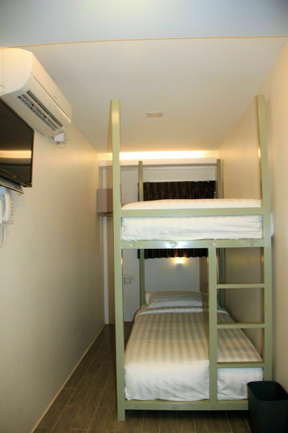 The Vibe Inn Yangon Exterior photo