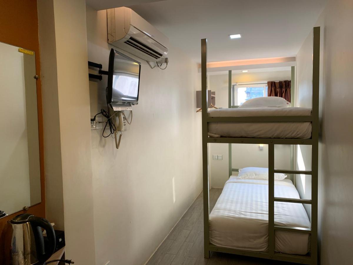The Vibe Inn Yangon Room photo