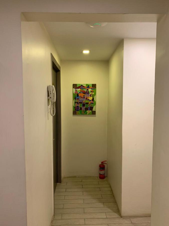 The Vibe Inn Yangon Exterior photo
